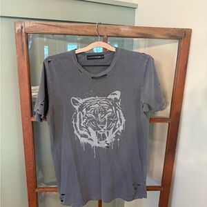 LULUSIMON STUDIO Grey Distressed Tiger Graphic T-shirt - Size Small